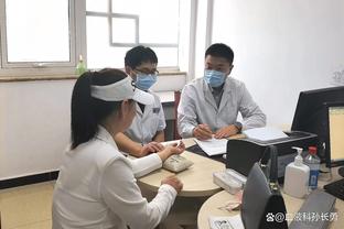 奥斯卡：体能上没什么问题，对手被罚下一个人后比赛变得不一样